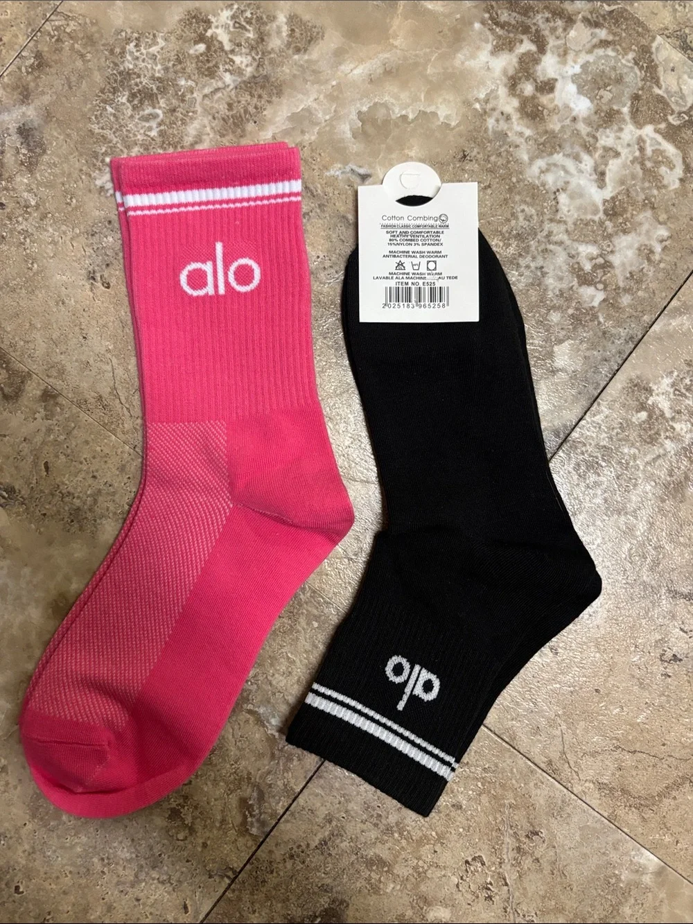 ALO Yoga - women’s Athletic Crew Socks - Black & Hot Pink Stripe